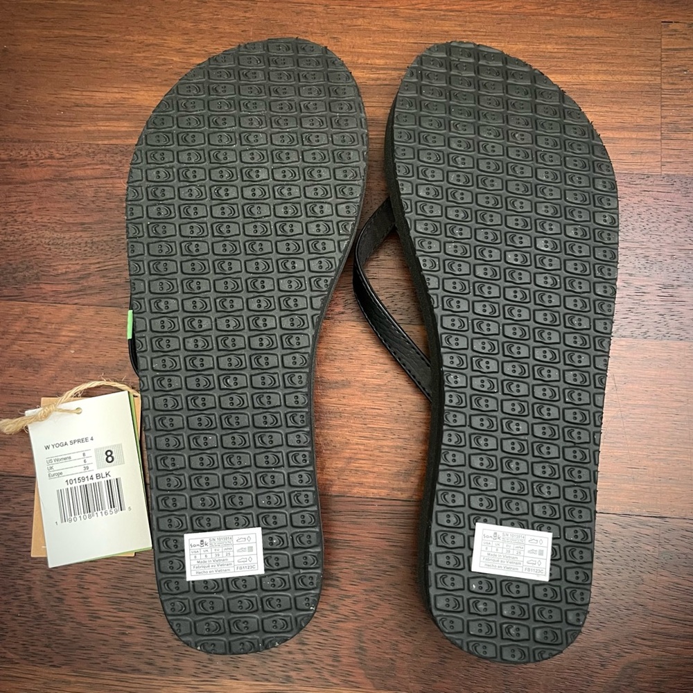NWT Sanuk Yoga Spree 4 - Size 8 Women’s - Picture 2 of 2